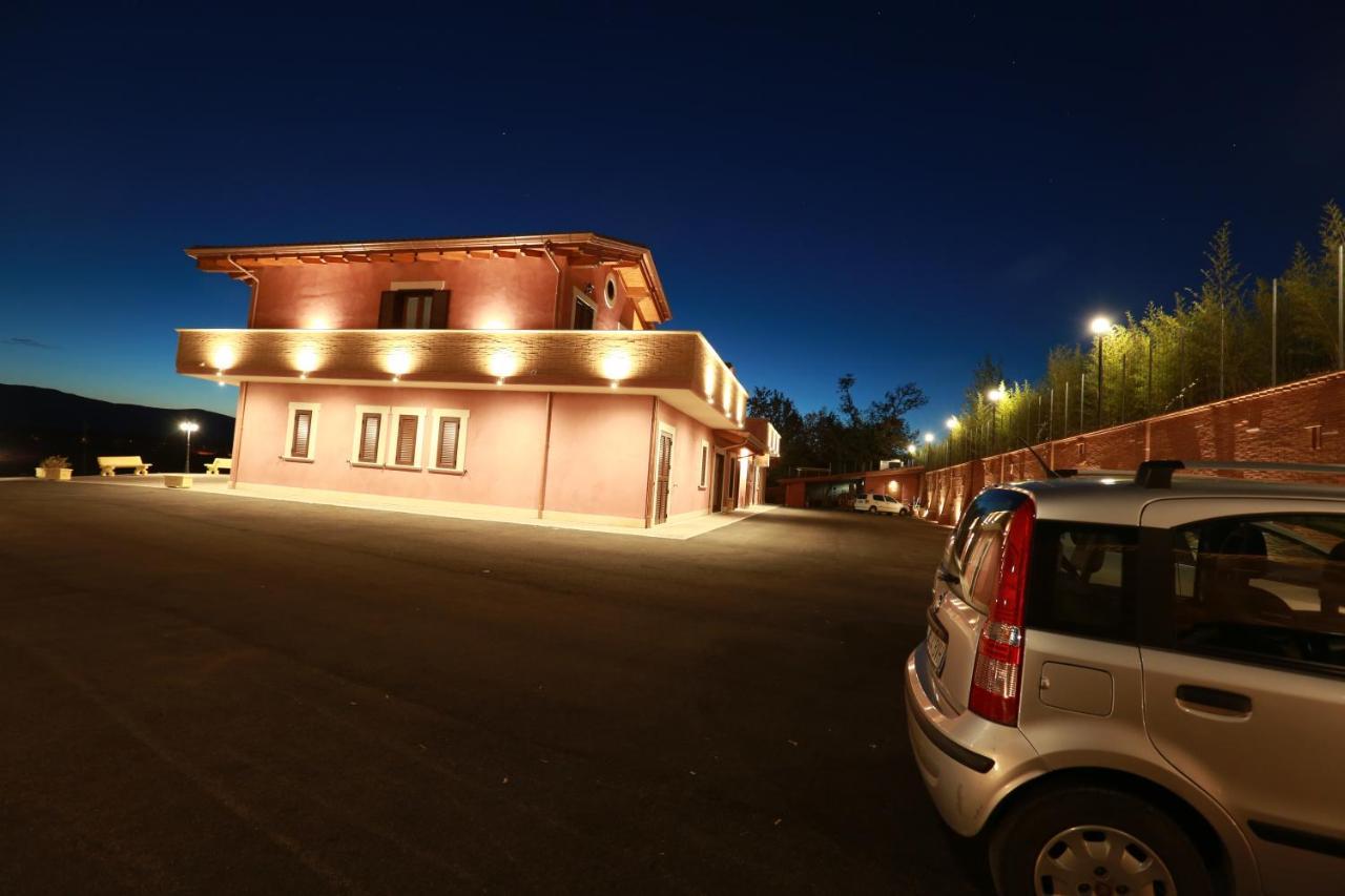 Agriturismo Ciociaro " Il Colle " Hotel Ristorante เชปราโน ภายนอก รูปภาพ