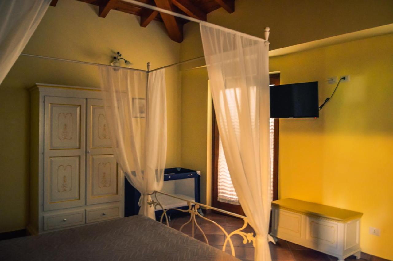 Agriturismo Ciociaro " Il Colle " Hotel Ristorante เชปราโน ภายนอก รูปภาพ
