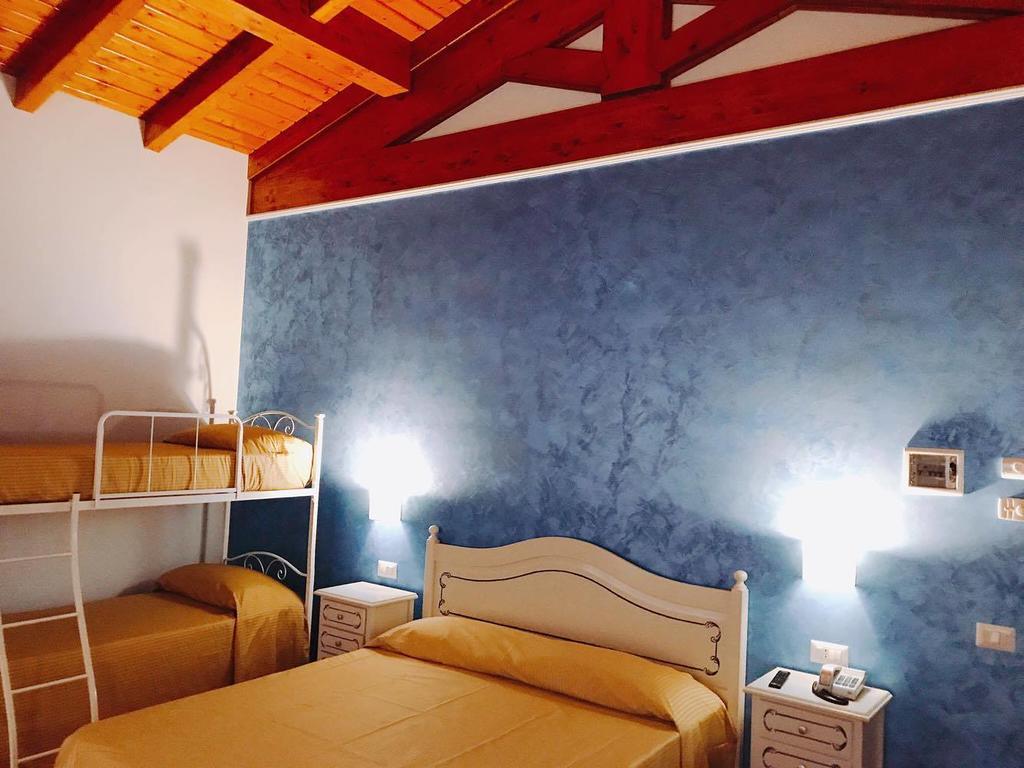Agriturismo Ciociaro " Il Colle " Hotel Ristorante เชปราโน ภายนอก รูปภาพ