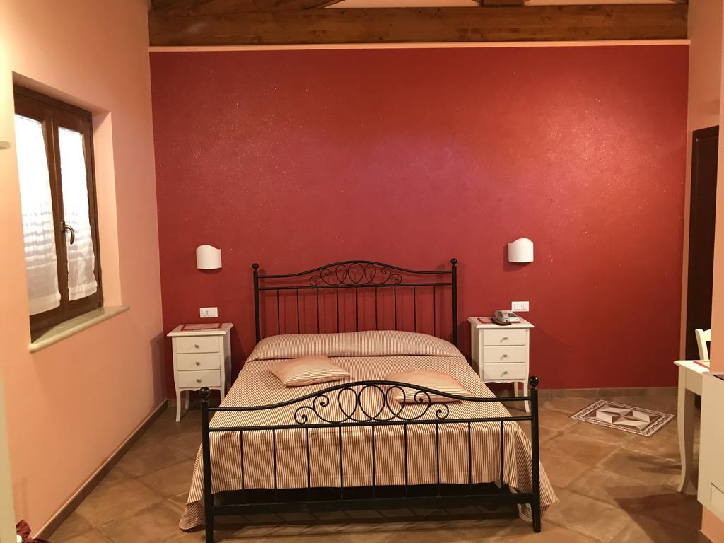 Agriturismo Ciociaro " Il Colle " Hotel Ristorante เชปราโน ภายนอก รูปภาพ