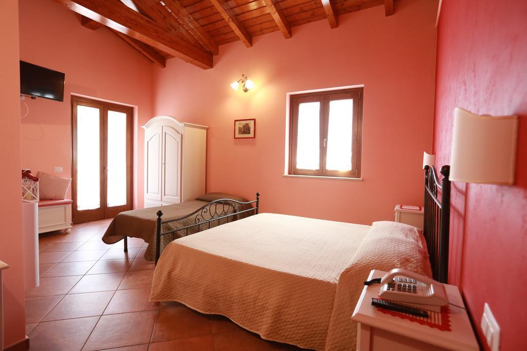Agriturismo Ciociaro " Il Colle " Hotel Ristorante เชปราโน ภายนอก รูปภาพ