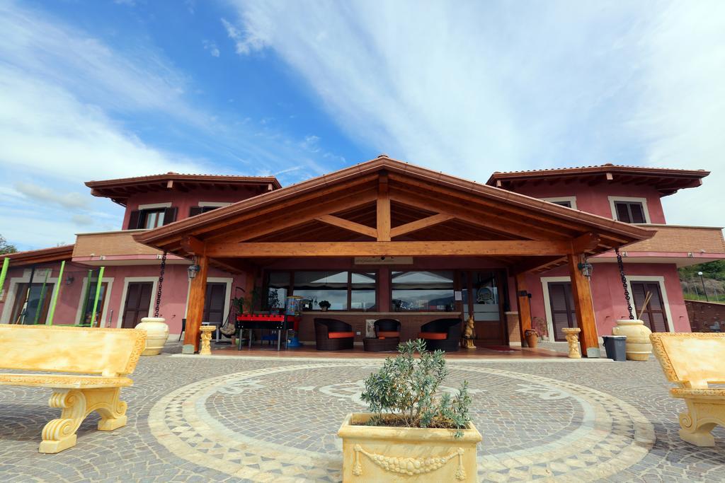 Agriturismo Ciociaro " Il Colle " Hotel Ristorante เชปราโน ภายนอก รูปภาพ