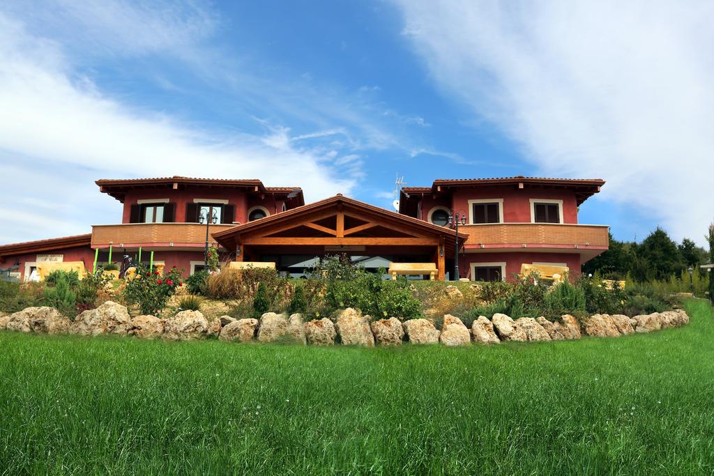 Agriturismo Ciociaro " Il Colle " Hotel Ristorante เชปราโน ภายนอก รูปภาพ